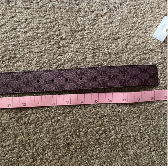 Michael Kors Twist Reversible Belt Genuine Leather size medium. NWT - Picture 15 of 15